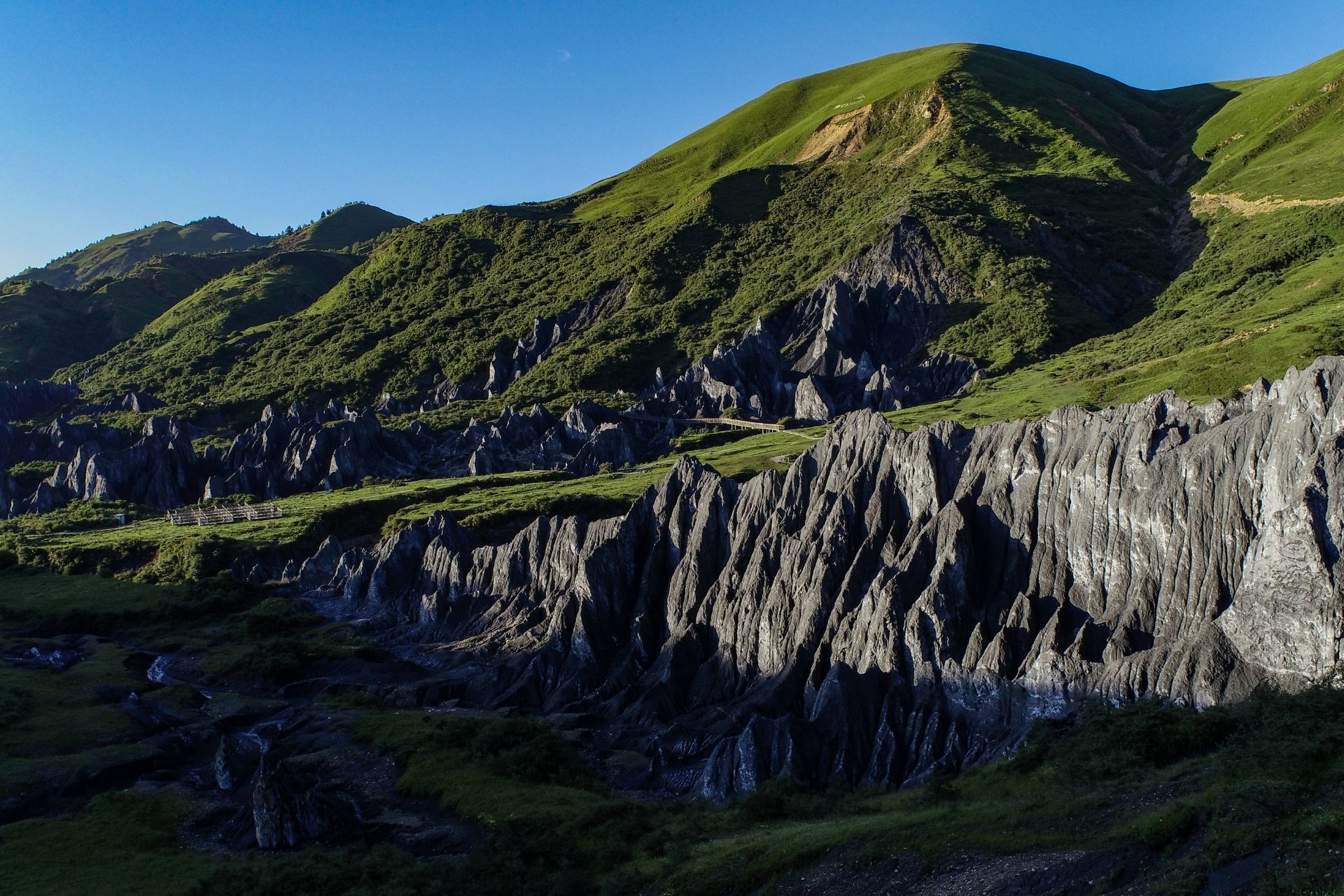 Bamei Stone Forest is China's only plateau stone forest landscape, an impressive and unique geological park called Moshi Park (Stone Forest). Located at Garze Qiang, Sichuan Province of China